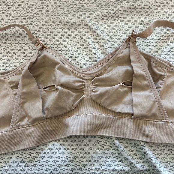 Kindred Bravely Sublime Hands Free Pumping & Nursing Bra in Beige Size Medium - Picture 9 of 12